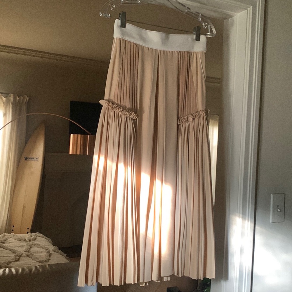 ✨🫶🏽Chloe Pleated Silk Skirt🫶🏽✨